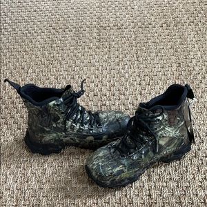 Bogs Men’s 5 Boots